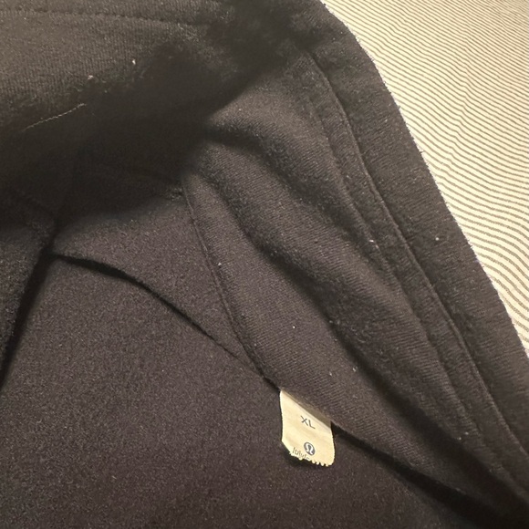 Lululemon Mens XL zip jacket black and gray - Picture 4 of 8